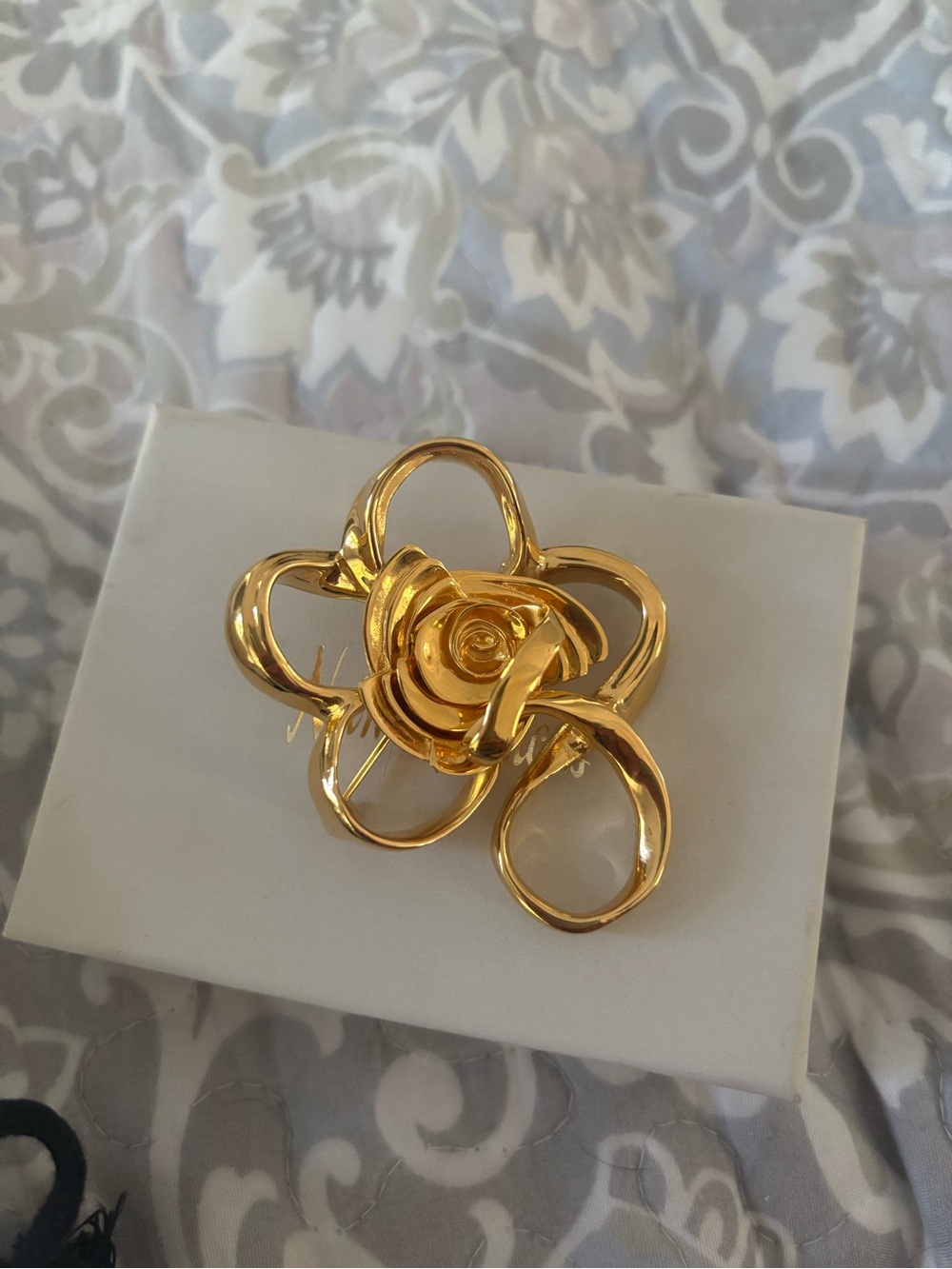 Oscar de la Renta geometric rose brooch NWOT